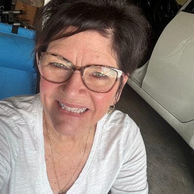 Looking for a room to rent Main Photo