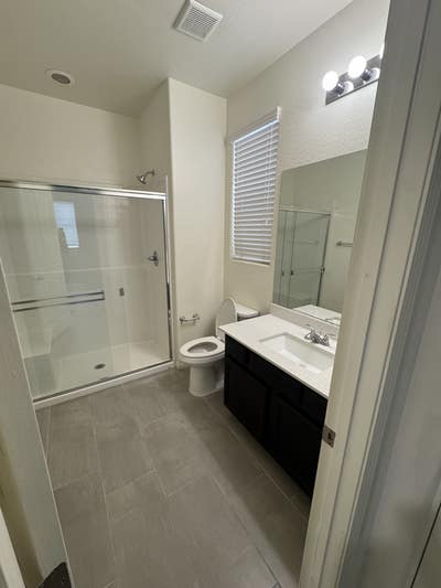 Easy-Going Professional Looking for a Roommate Main Photo