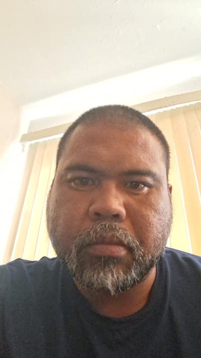 Man looking for a room in LA with females Main Photo