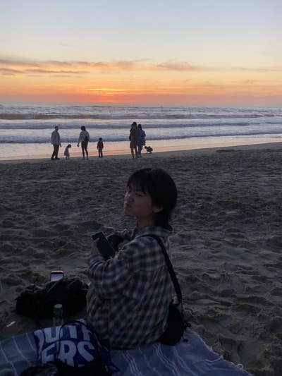 Female intern looking for a room in LA now Main Photo
