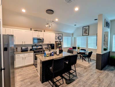 Kyle Home Main Photo