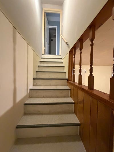 Cosy townhouse in Grandview. 2 BRs.5 bath and 2 b Main Photo