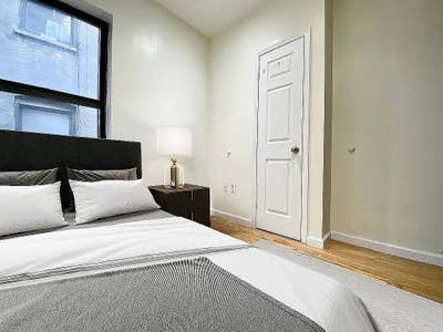 Looking for a third roomate asap Main Photo