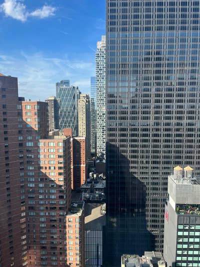 ✨Spacious and Comfortable Room in Luxury Apartment Main Photo