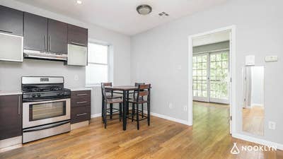 Spacious room w/ private balcony for rent in 2 bed Main Photo