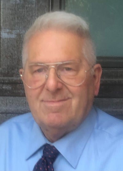 Professional Male seeks a large room Main Photo