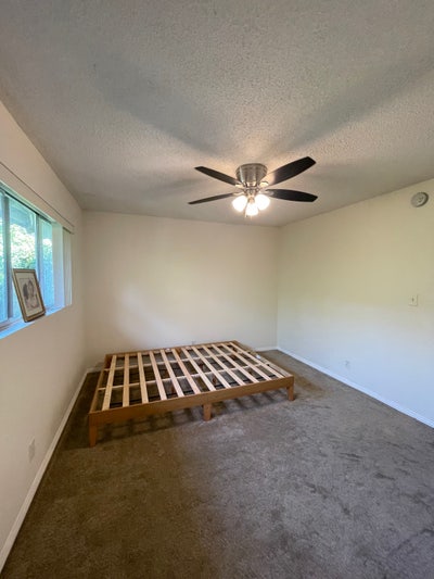 Beautiful room to rent in townhouse Main Photo