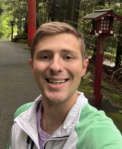 Financial Analyst Looking for Room in NYC Main Photo