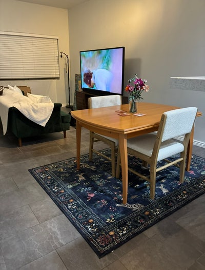 Master bed with en-suite bath and walk in closet Main Photo