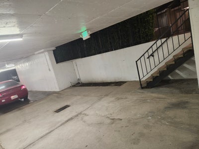 28 year old female looking for a room now Main Photo