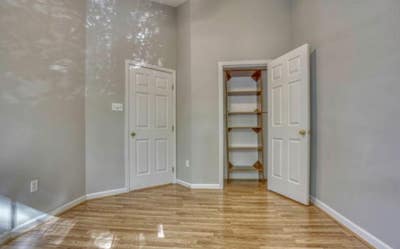 Seeking a female roommate Main Photo