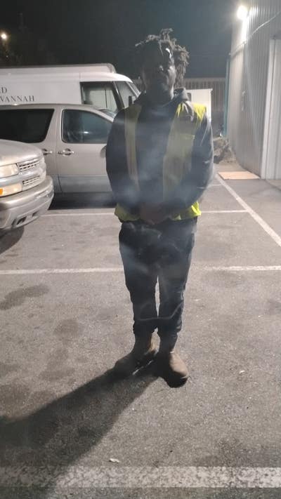 I work six days a week and willing to uptain ... Main Photo