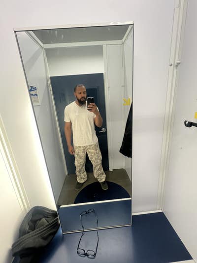 Professional Male seeks a small or large room Main Photo