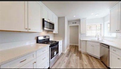 Master Bedroom w/Private Bathroom  Main Photo