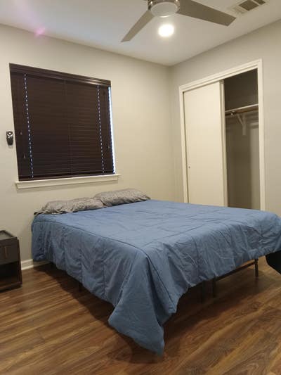 Room for Rent Main Photo