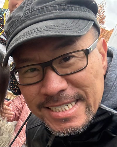 Advertising Professional looking for room Main Photo