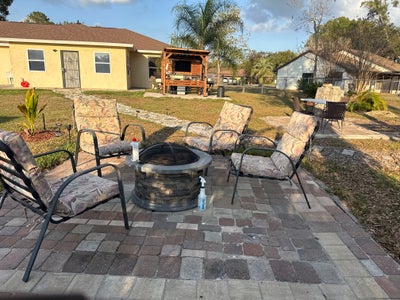 Rooms in three bedroom house for rent.  Main Photo