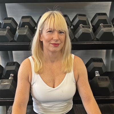 Easygoing, clean, early-to-bed professional (50F)  Main Photo