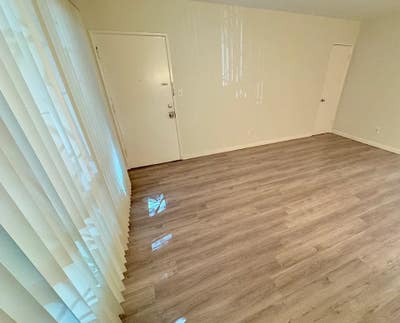 Clean Quiet Room – Utilities WiFi Included Main Photo