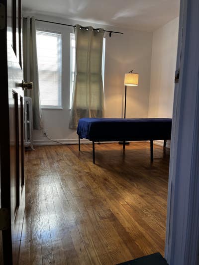 Bright, large room in Sunnyside, utilities Main Photo