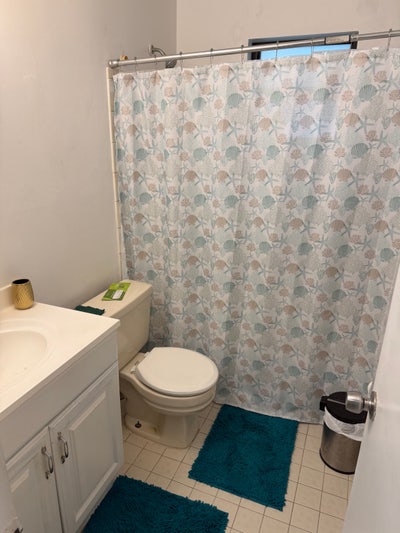 Room for rent Main Photo