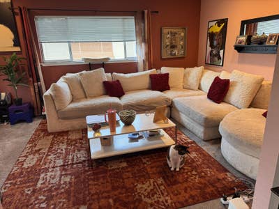 Room to rent to a Single Female Professional Main Photo