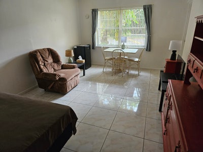 Large furnished room for rent Main Photo