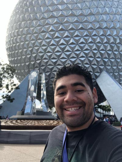 Full time worker needs a room in Anaheim now Main Photo