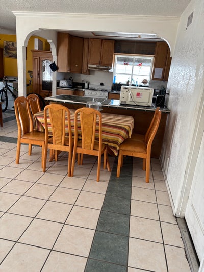 Room for Renton a clean and safe neighborhood  Main Photo