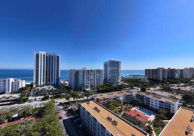 Private Room – Steps from the Beach Main Photo