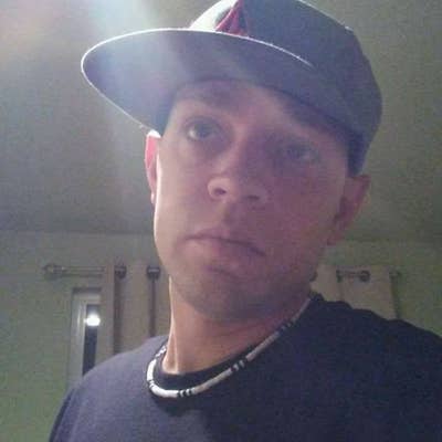 Room wanted in Bremerton, WA Main Photo