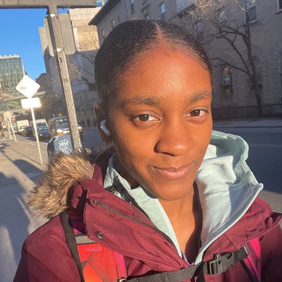 19 year old female looking for West Hollywood Main Photo