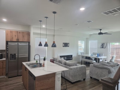 Room Available in New Home – Great Location Main Photo