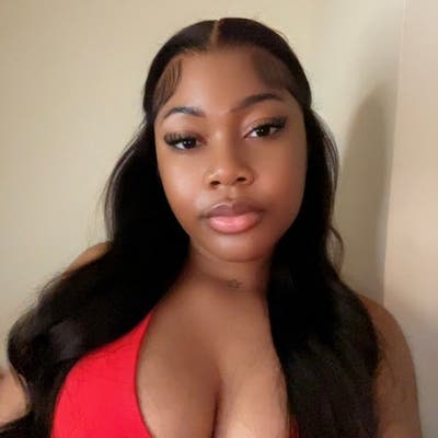 25 year old Female seeks a small or large room Main Photo