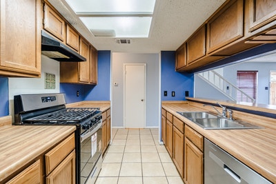 Airy room in Austin Main Photo