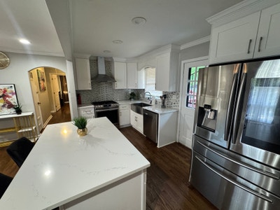 Spacious rooms in Forest Park Main Photo