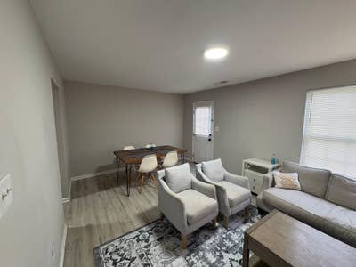 Semi detached Townhome near I40 and DT Raleigh Main Photo