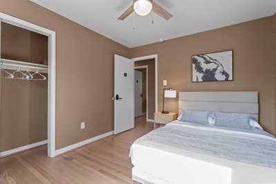 Clean, Quiet  Newly Renovated Home • Workspace in  Main Photo