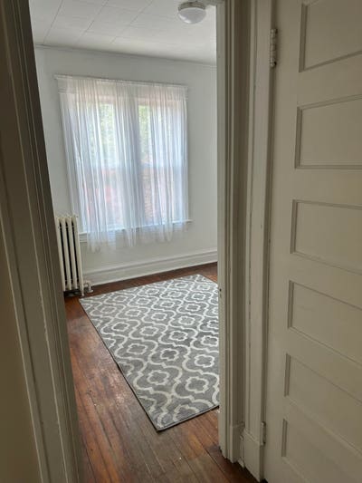 Private room available in cleanwell maintained ho Main Photo