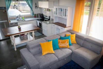 Hidden Gem Home in Nature | Entire First Floor Esc Main Photo