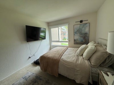 Furnished Room for rent great location  Main Photo