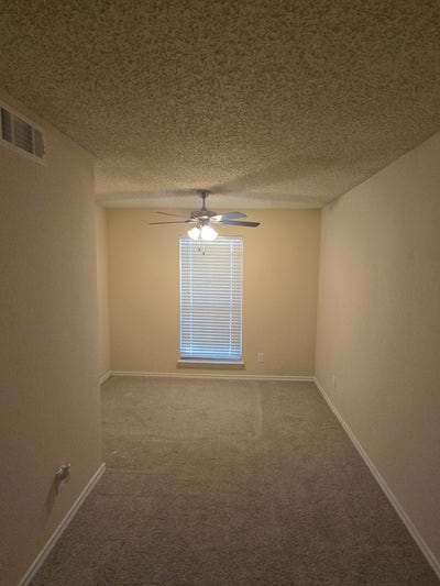 Looking for Roommate Main Photo