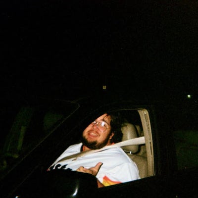 Male 25 looking for a room in Studio City Main Photo