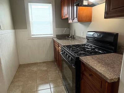 Updated Apartment | All Utilities Covered Main Photo