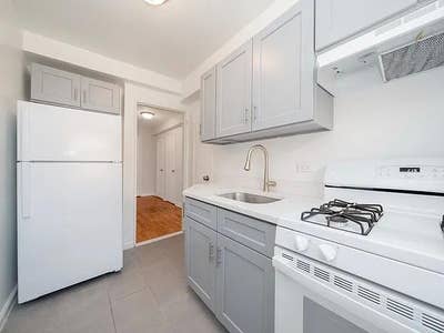 Clean Apartment Space | All Bills Included Main Photo