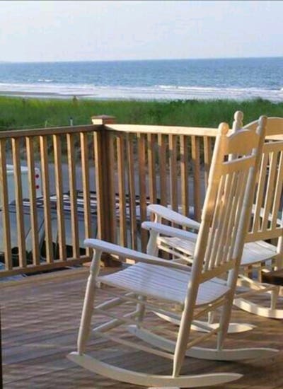 Oceanfront Room for Rent in Hull Main Photo
