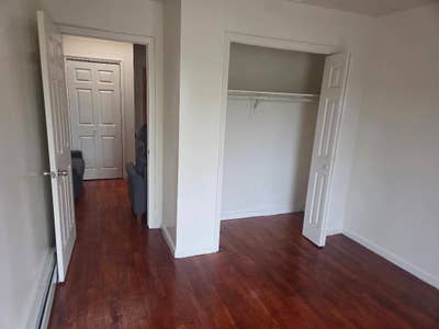 Spacious Room Available in Prime Location! Main Photo
