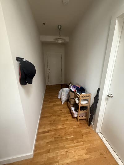 Upstairs Bedroom and Bathroom Available Main Photo