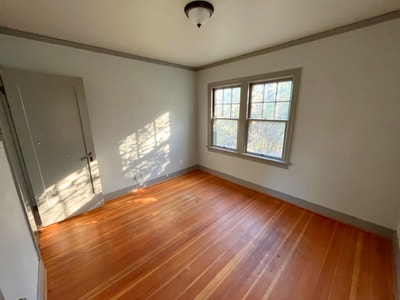 Cozy house near forest park with a room for rent! Main Photo