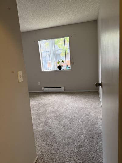 One Room for Rent Main Photo